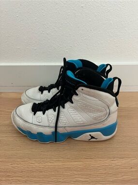 Kids Air Jordan basketball shoes